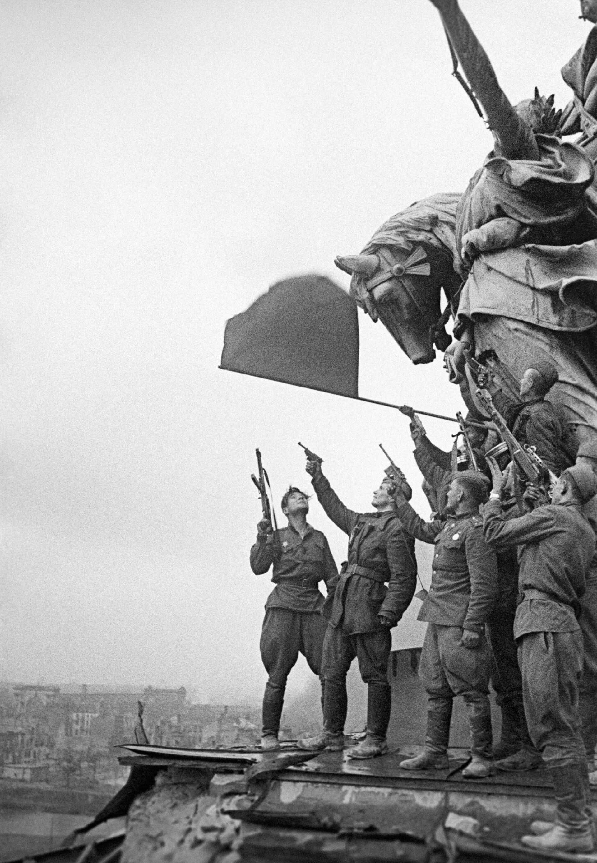 بسقوطها يتحقق النصر... محررو أوروبا من النازية  يقتحمون برلين - سبوتنيك عربي, 1920, 30.04.2021