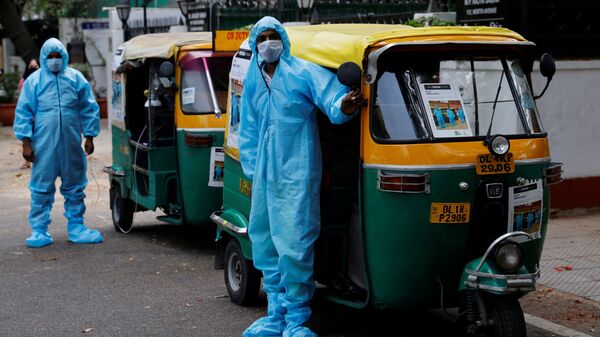 الهند تحول عربات الـتوكتوك في نيودلهي لسيارات إسعاف تنقل مصابي كورونا - سبوتنيك عربي