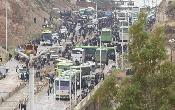 ترحيل مسلحي النصرة والفصائل التركمانية عن ريف حمص - سبوتنيك عربي
