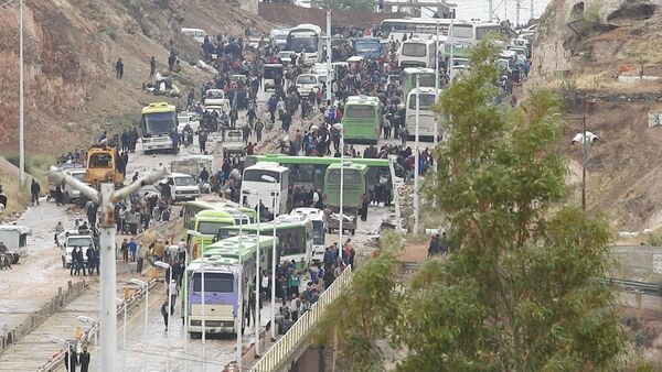 ترحيل مسلحي النصرة والفصائل التركمانية عن ريف حمص - سبوتنيك عربي