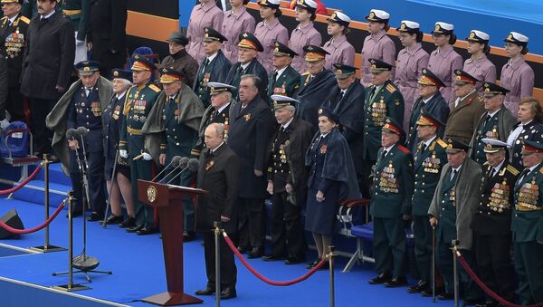 بوتين يهنئ قدامى المحاربين والعسكريين وجميع الروس بيوم النصر - سبوتنيك عربي