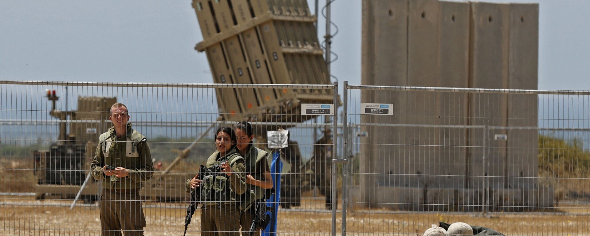 القبة الحديدية تتلقى صواريخ المقاومة الفلسطينية من قطاع غزة باتجاه أراضي غلاف غزة، فلسطين 11 مايو 2021 - سبوتنيك عربي, 1920, 23.09.2021