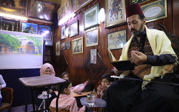 شادي رشيد الحلاق، حكواتي النوفرة، دمشق، سوريا 11 مايو 2021 - سبوتنيك عربي