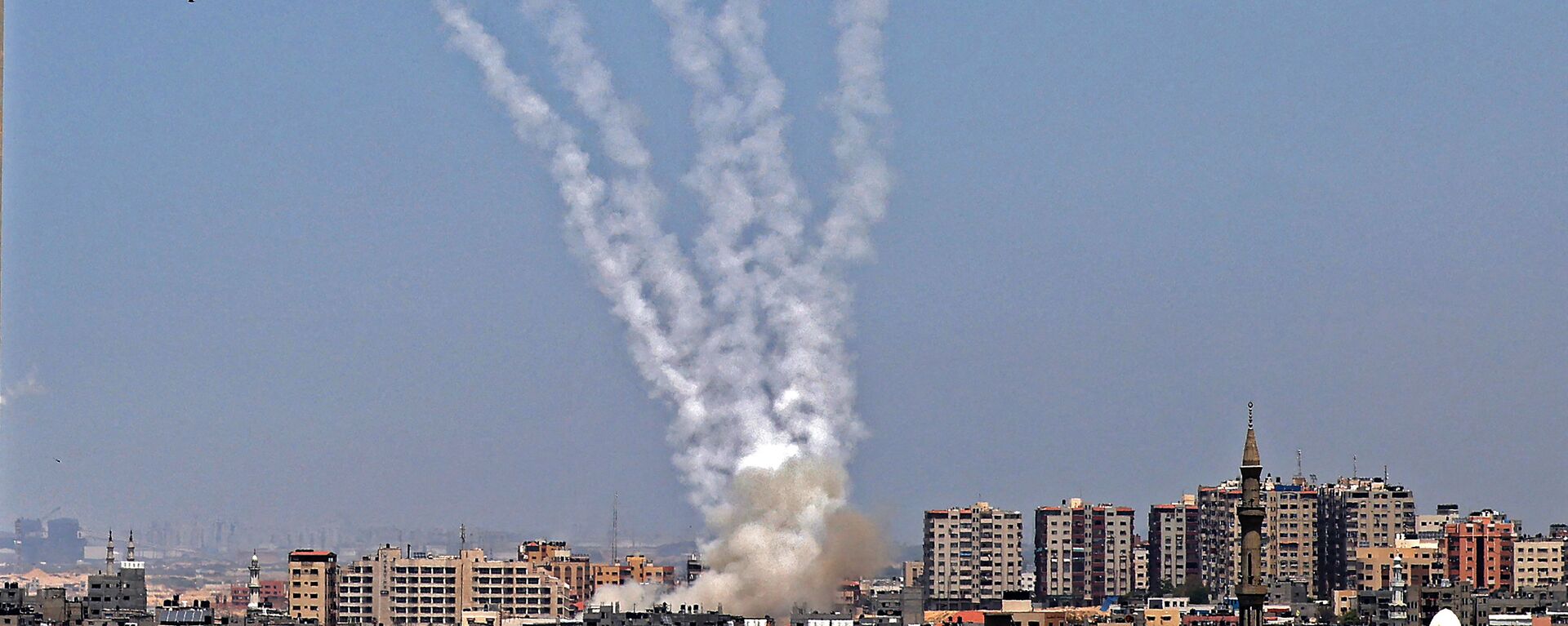 اطلاق المقاومة الفلسطينية الصواريخ من قطاع غزة باتجاه أراضي غلاف غزة، فلسطين 11 مايو 2021 - سبوتنيك عربي, 1920, 11.05.2021