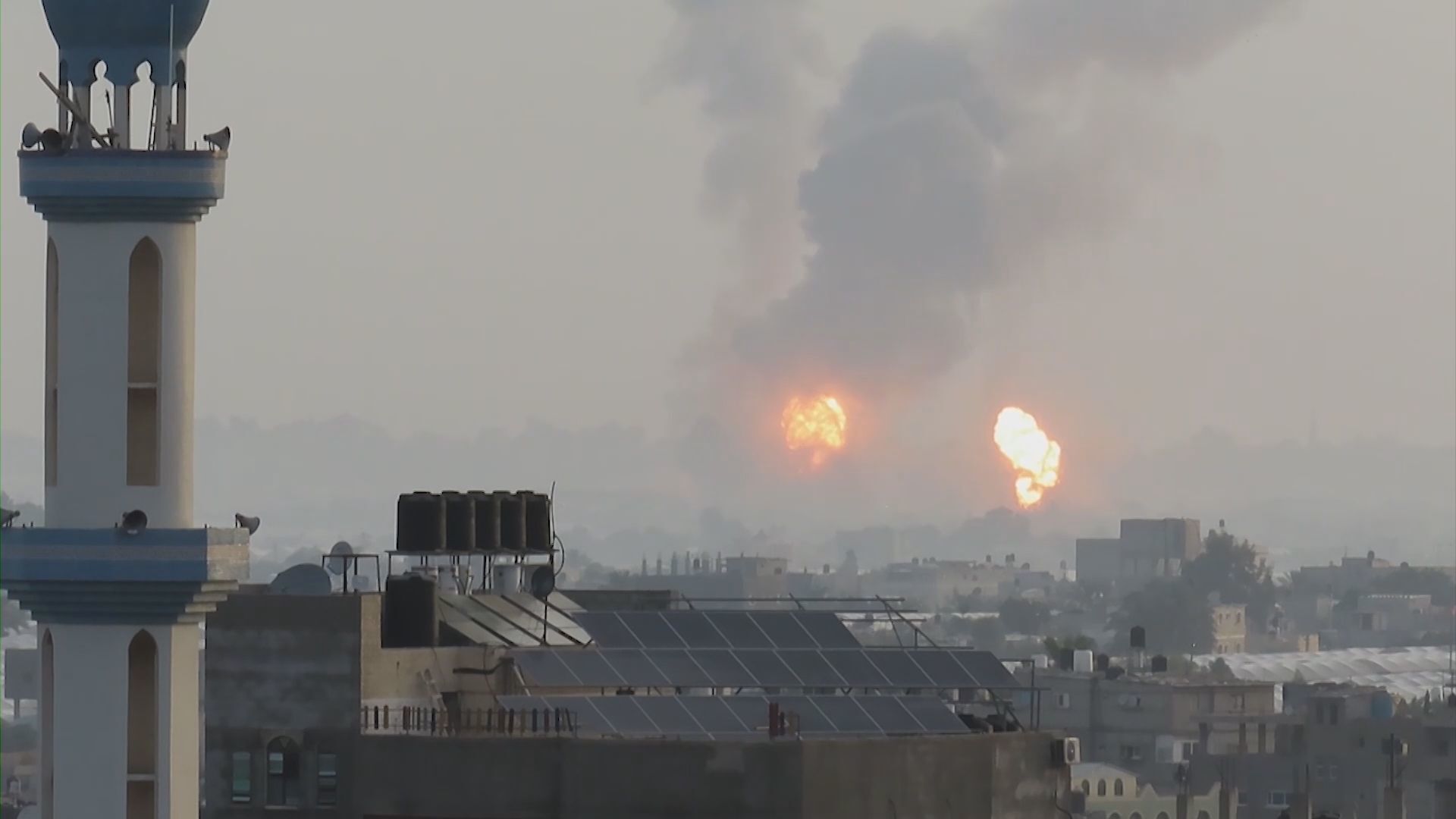 قصف الطيران الحربي الإسرائيلي على عدة مناطق في مدينة غزة، فجر 13 مايو 2021 - سبوتنيك عربي, 1920, 13.05.2021