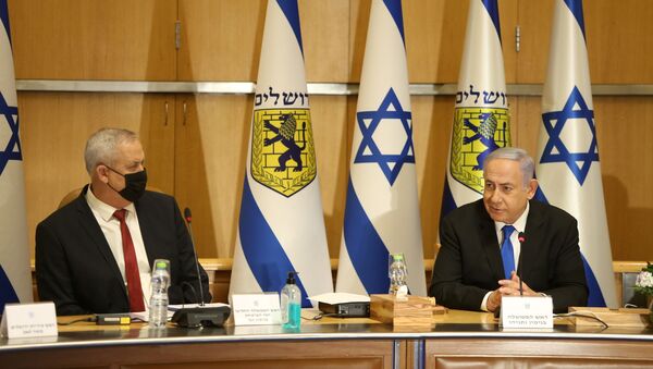 رئيس الوزراء الإسرائيلي بنيامين نتنياهو، ووزير الدفاع الإسرائيلي بيني غانتس، القدس 9 مايو 2021 - سبوتنيك عربي