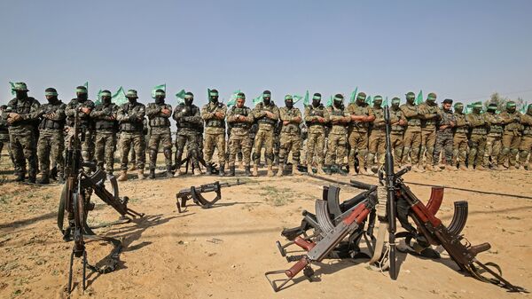 عناصر تابعة لكتائب القسام الجناح العسكري لحركة حماس - سبوتنيك عربي