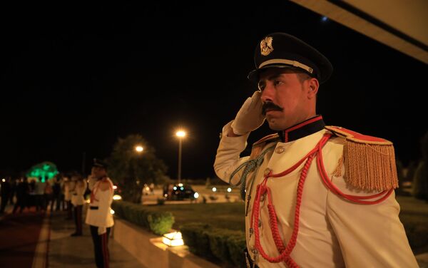 الحرس السوري لحظة وصول رئيس أبخازيا إلى دمشق - سبوتنيك عربي
