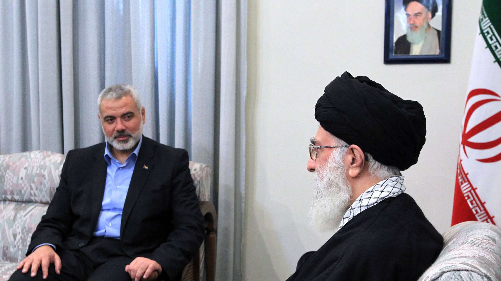 Хамас и иран. Исмаил Хания Иран. Hamas leader and Iranian Supreme leader.