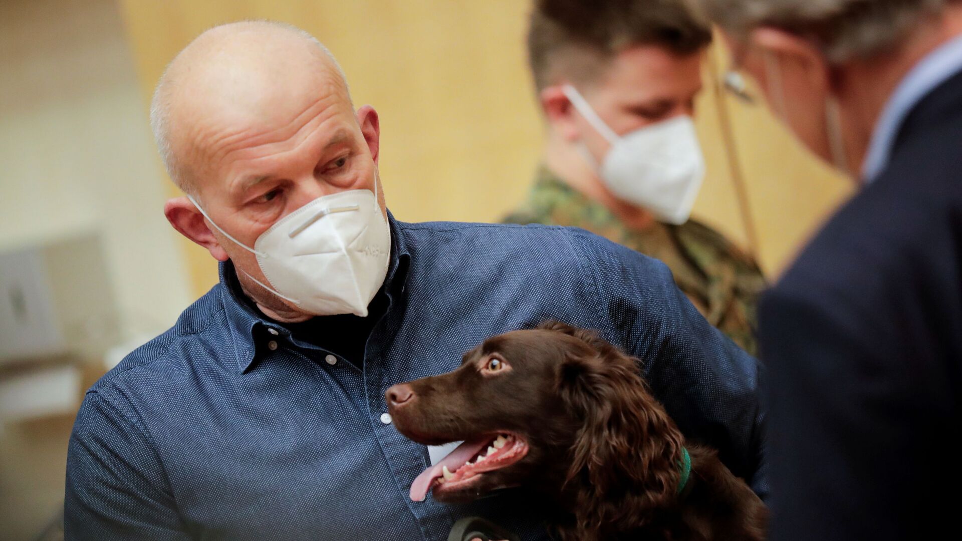 تدريب الكلاب للكشف عن فيروس كورونا (كوفيد-19) في هانوفر، ألمانيا 3 فبراير 2021 - سبوتنيك عربي, 1920, 01.12.2021