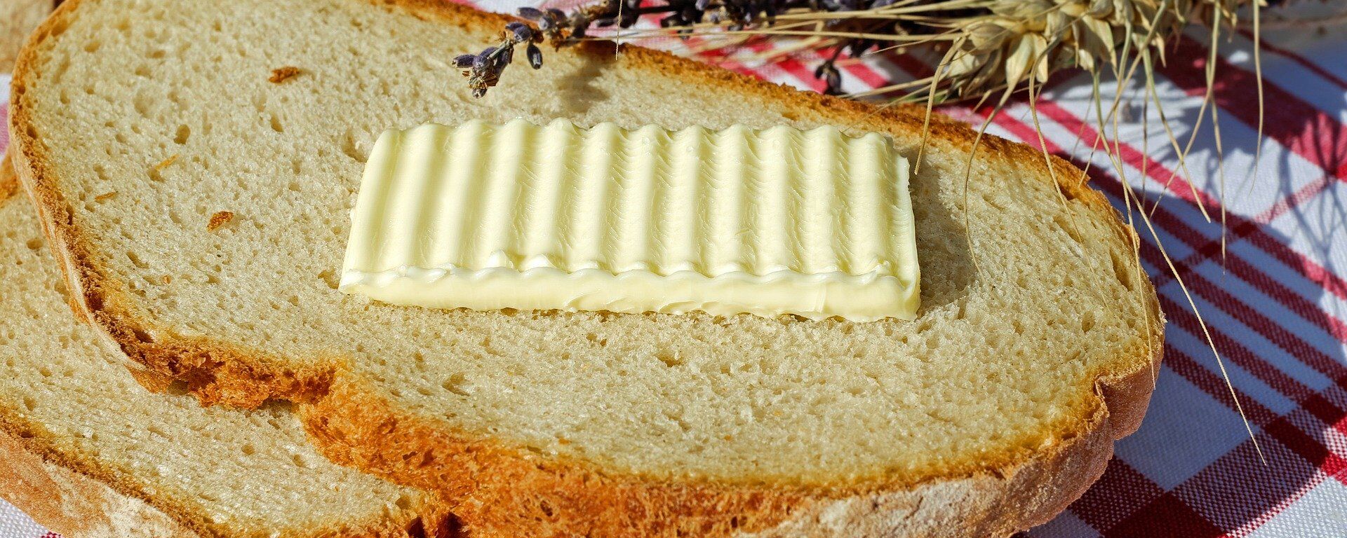 الخبز مع قطعة زبدة - سبوتنيك عربي, 1920, 14.09.2021