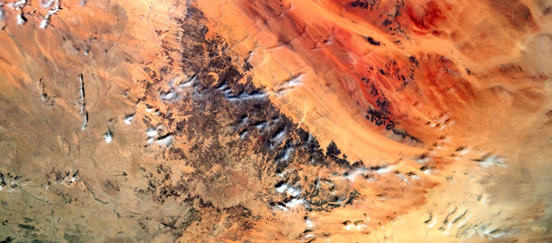 منظر يطل على عين الصحراء، غرب أفريقيا، محطة الفضاء الدولية - سبوتنيك عربي, 1920, 07.09.2021