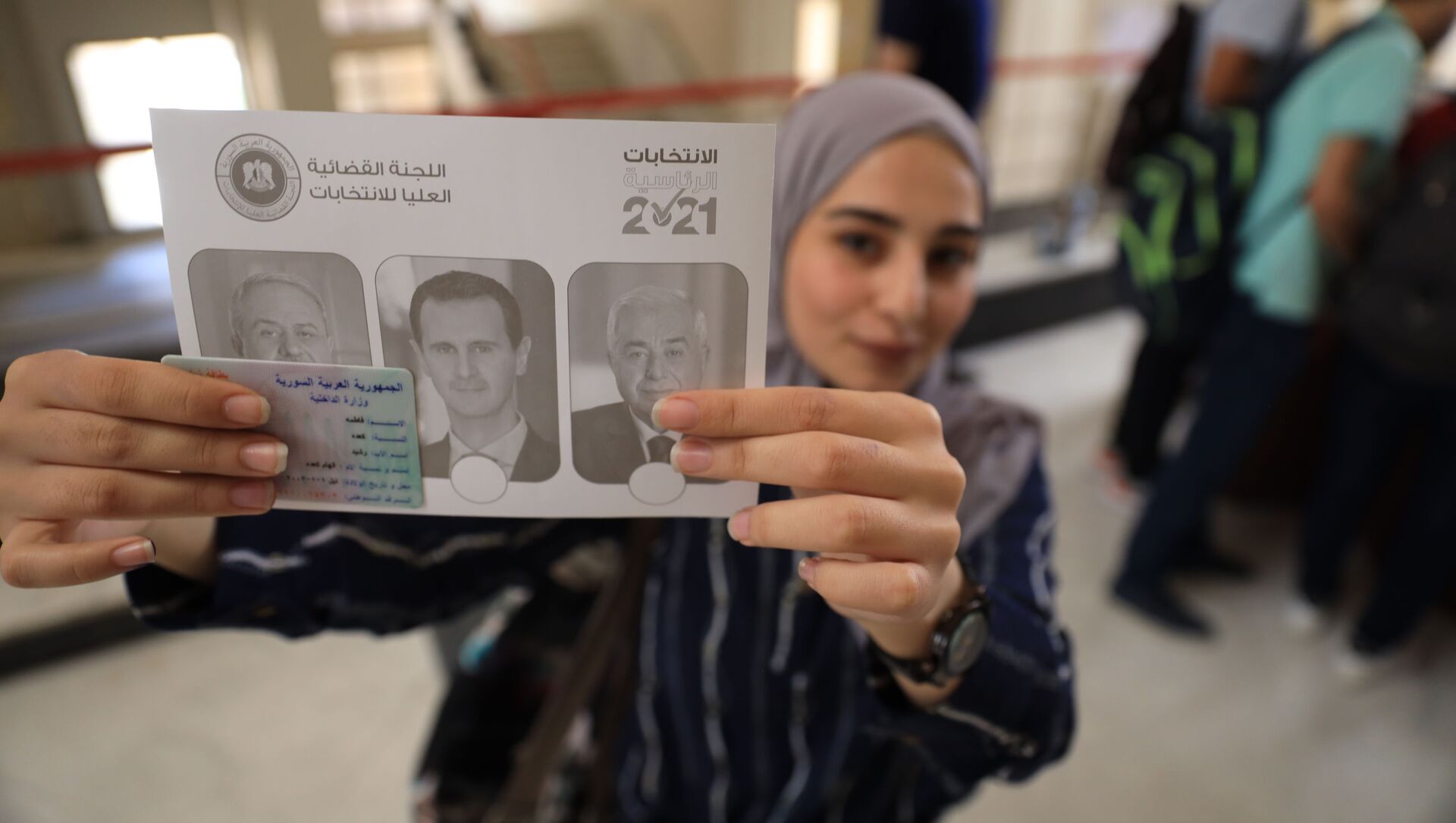 المواطنون السوريون يشاركون في التصويت في الانتخابات الرئاسية السورية في دمشق، سوريا 26 مايو 2021 - سبوتنيك عربي, 1920, 08.07.2021