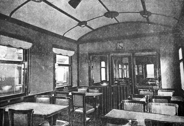 التصميم الداخلي لمطعم في قطار، عام 1933 - سبوتنيك عربي