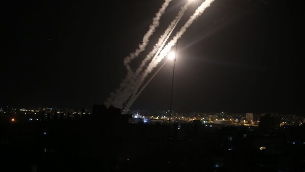 فصائل المقاومة الفلسطينية تطلق رشقة من الصواريخ من قطاع غزة باتجاه إسرائيل، أرشيف مايو 2021 - سبوتنيك عربي