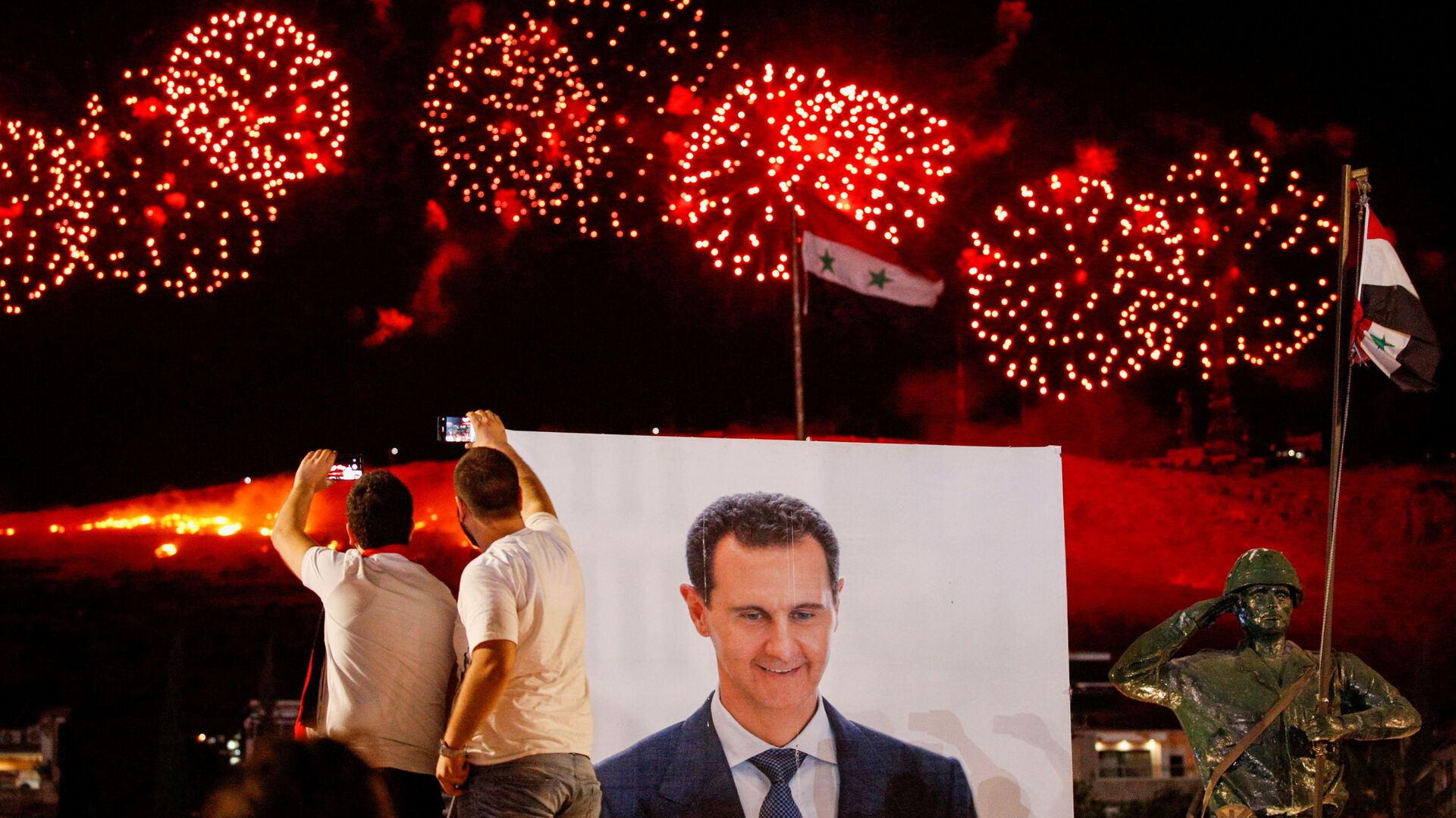احتفالات في عموم سوريا بفوز الرئيس بشار الأسد في الانتخابات الرئاسية السورية، دمشق، سوريا 27 مايو 2021 - سبوتنيك عربي, 1920, 07.12.2021