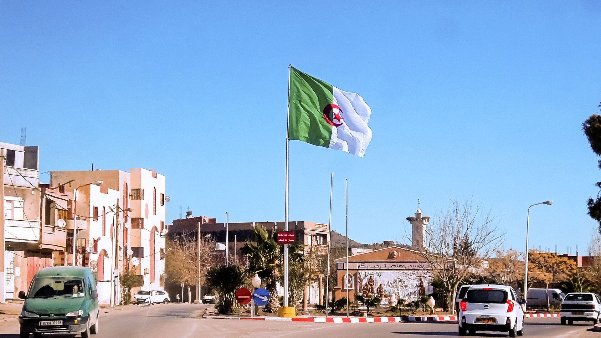 علم الجزائر  - سبوتنيك عربي, 1920, 26.07.2021