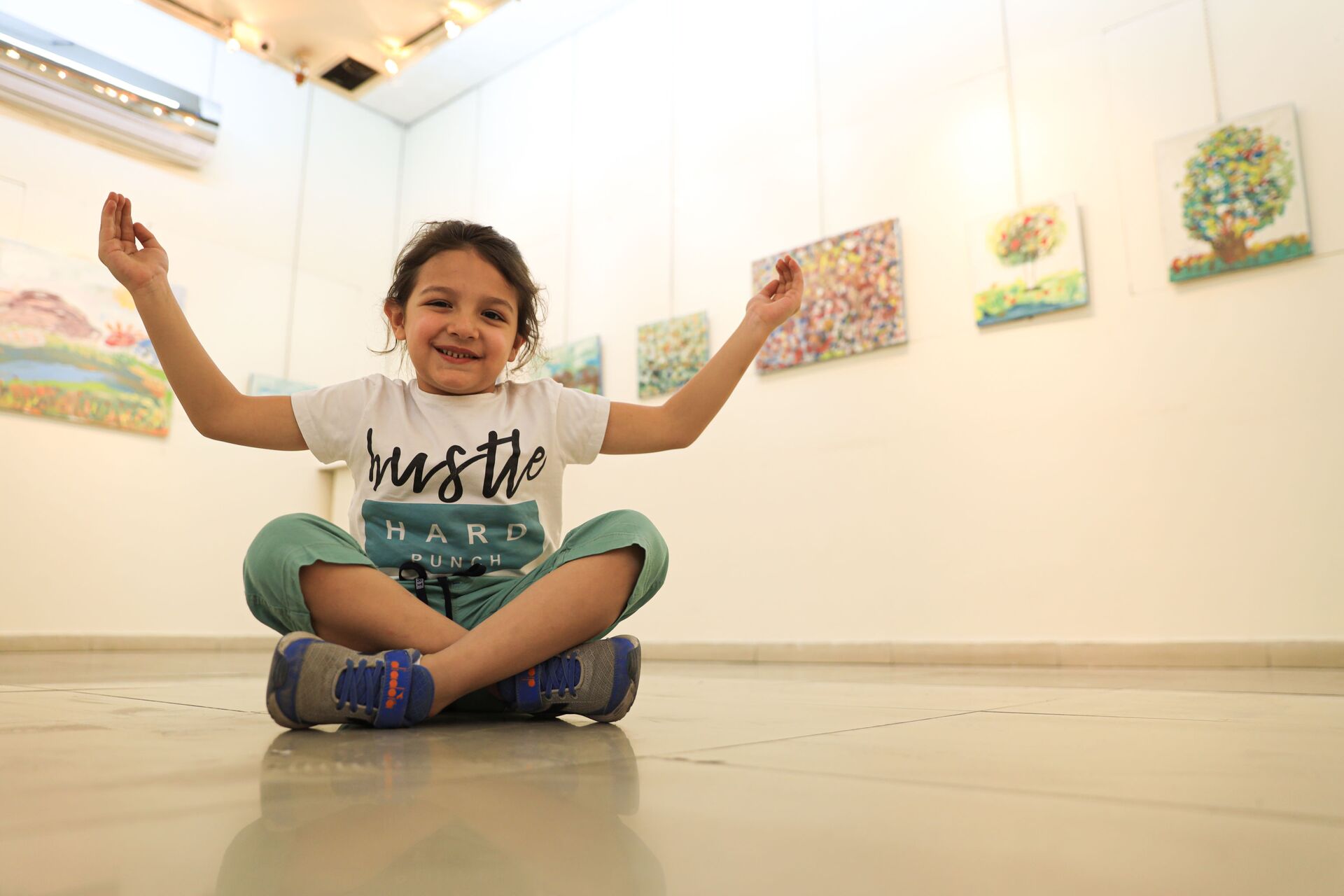 ريان.. طفل في الخامسة يقيم معرضه الأول في دمشق - سبوتنيك عربي, 1920, 02.06.2021