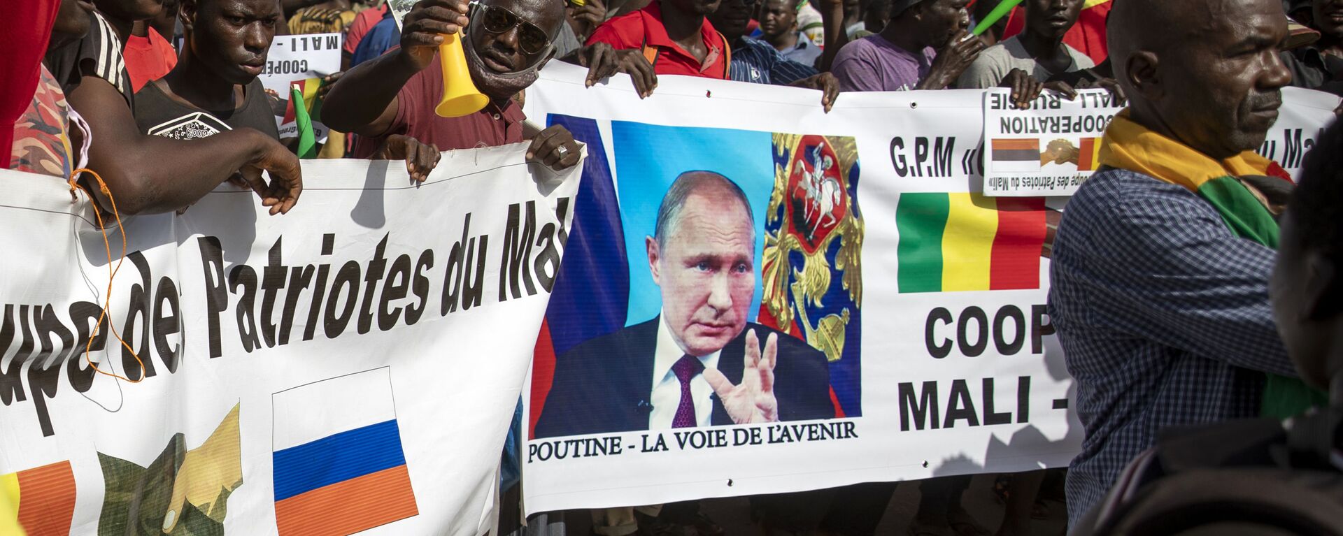 الماليون يتظاهرون ضد فرنسا، ودعمًا لروسيا في الذكرى الستين لاستقلال جمهورية مالي في عام 1960 في باماكو، مالي 22 سبتمبر 2020 - سبوتنيك عربي, 1920, 16.01.2022