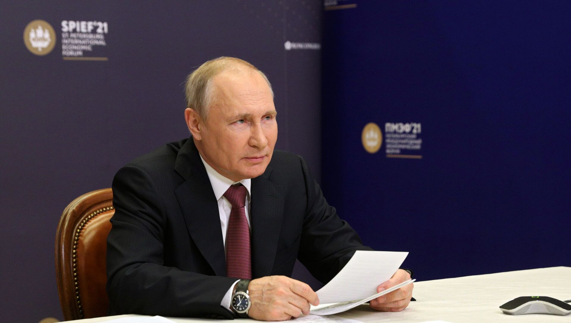 الرئيس الروسي فلاديمير بوتين في منتدى سان بطرسبورغ 2021، 3 يونيو 2021 - سبوتنيك عربي, 1920, 04.06.2021