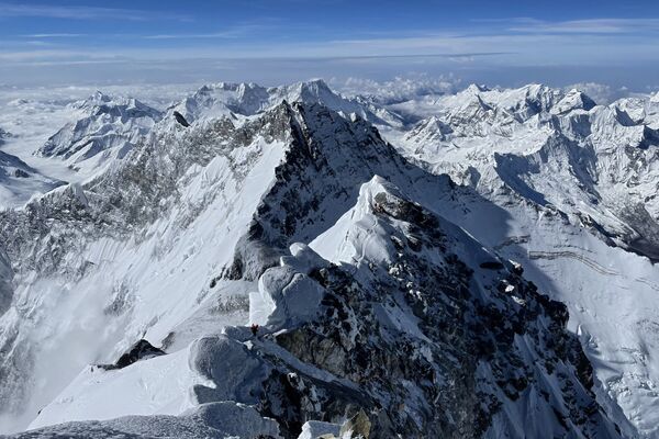 منظر لسلسلة جبال هيمالايا من أعلى قمة جبل إفرست، نيبال 31 مايو 2021 - سبوتنيك عربي