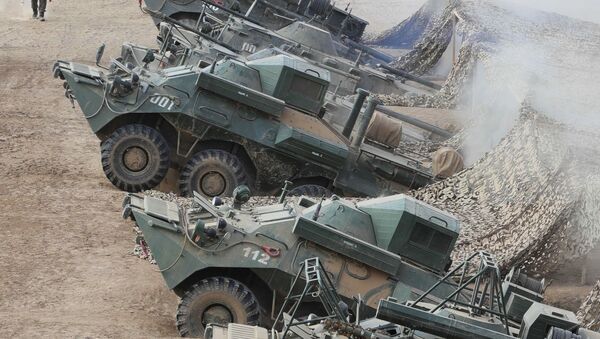 ناقلات جنود أثناء مشاركتها في مناورات القوقاز 2020 - سبوتنيك عربي