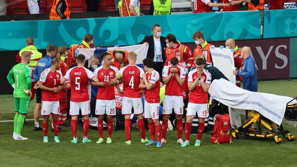 تعرض لاعب كرة القدم الدنماركي كريستيان إريكسن لفقدان الوعي في الملعب - سبوتنيك عربي