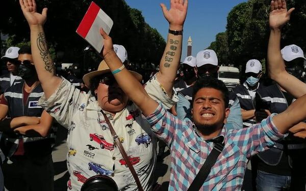مسيرة في العاصمة التونسية احتجاجا على وفاة شاب جراء اعتداء أمني - سبوتنيك عربي