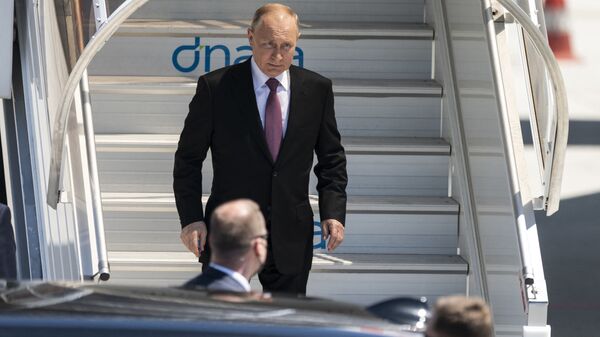 وصول الرئيس الروسي  فلاديمير بوتين إلى مطار جنيف، سويسرا 16 يونيو 2021 - سبوتنيك عربي