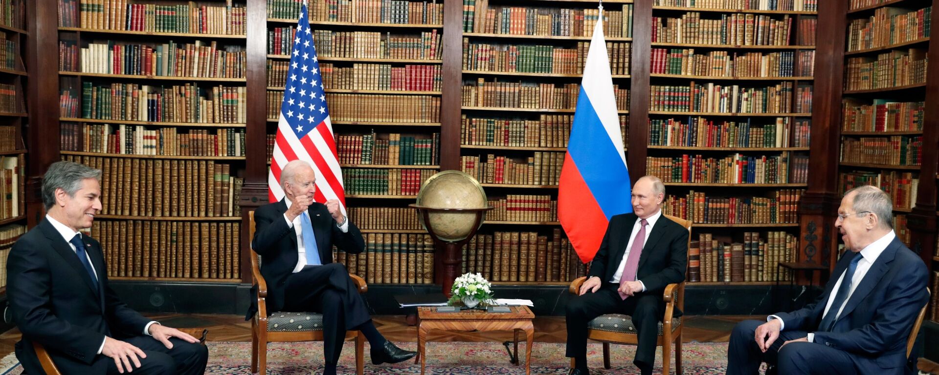 صورة جماعية - الرئيس الروسي  فلاديمير بوتين والرئيس الأمريكي جو بايدن في  فيلا لا غرانج في جنيف، سويسرا 16 يونيو 2021 - سبوتنيك عربي, 1920, 12.10.2022