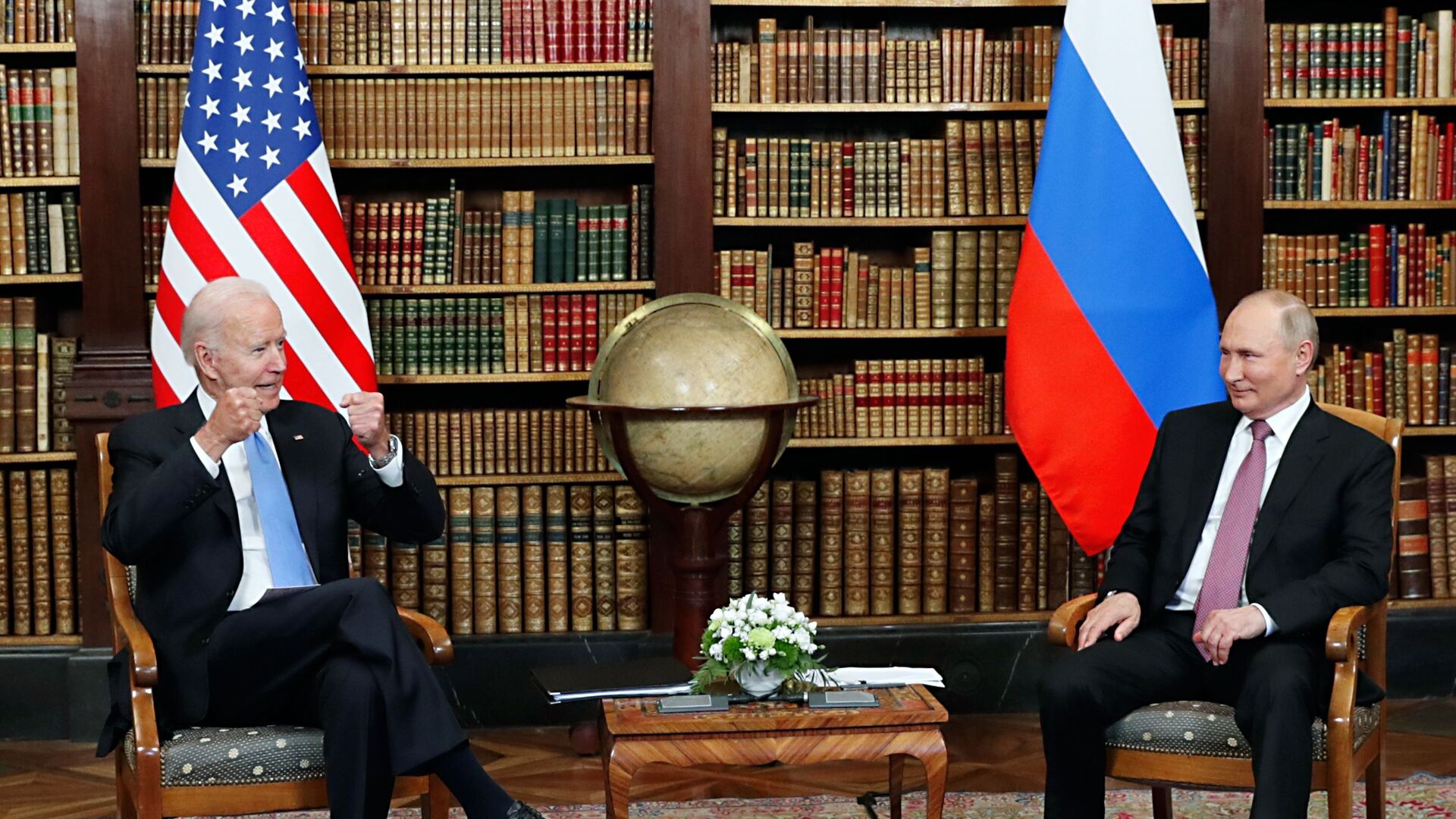 16 يونيو/ حزيران 2021 - صورة تجمع الرئيس الروسي  فلاديمير بوتين والرئيس الأمريكي جو بايدن في  فيلا لا غرانج في جنيف السويسرية. - سبوتنيك عربي, 1920, 07.12.2021