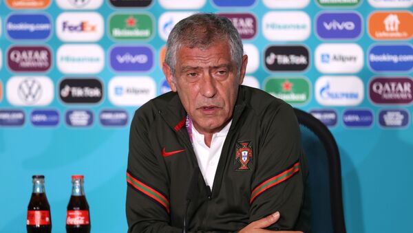 مدرب منتخب البرتغال، فيرناندو سانتوس في الموتمر الصحفي قبل مباراة ألمانيا في يورو 2020 - سبوتنيك عربي