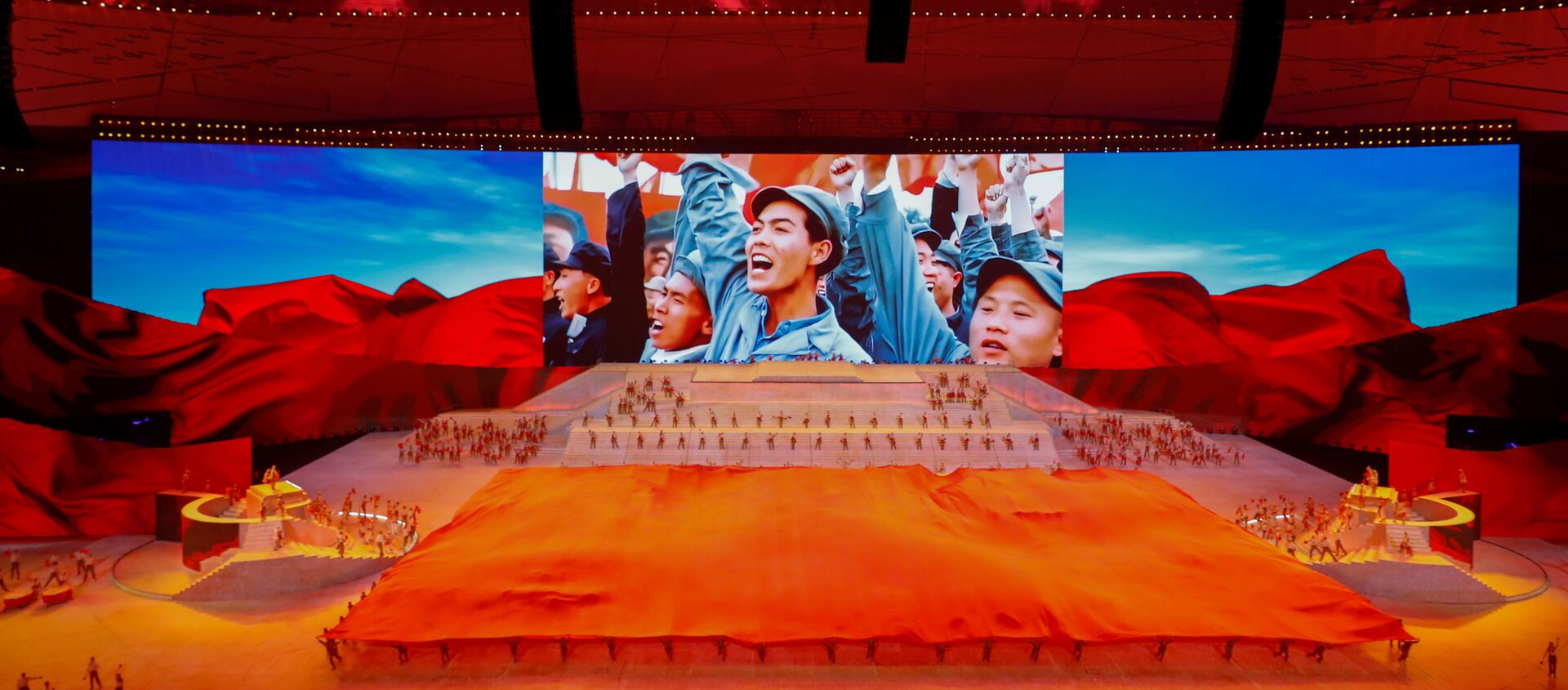ألعاب نارية بمناسبة الذكرى المئوية لتأسيس الحزب الشيوعي الصيني في بكين، الصين 28 يونيو 2021 - سبوتنيك عربي, 1920, 29.06.2021