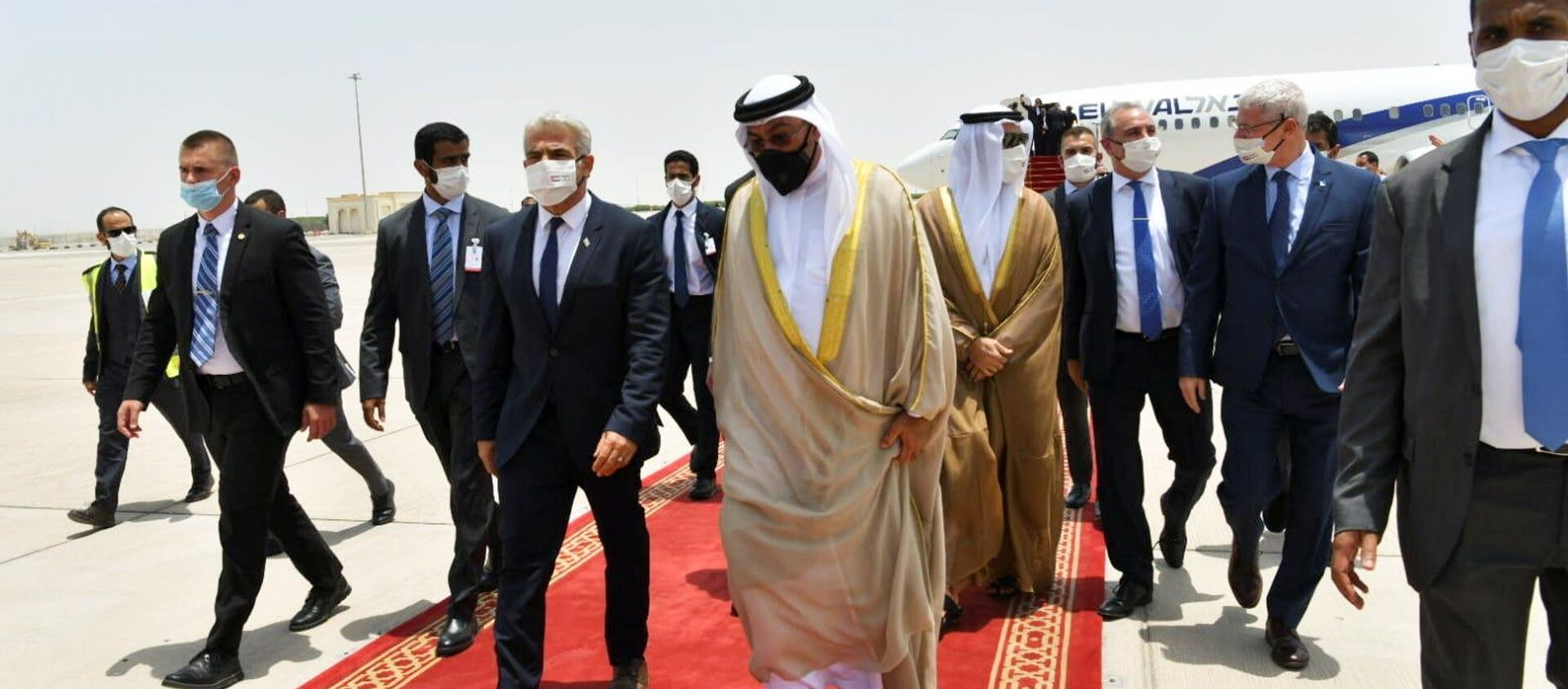 وزير الخارجية الإسرائيلي يائير لابيد في أول زيارة إلى الإمارات المتحدة، مطار أبو ظبي، 29 يونيو 2021 - سبوتنيك عربي, 1920, 29.06.2021