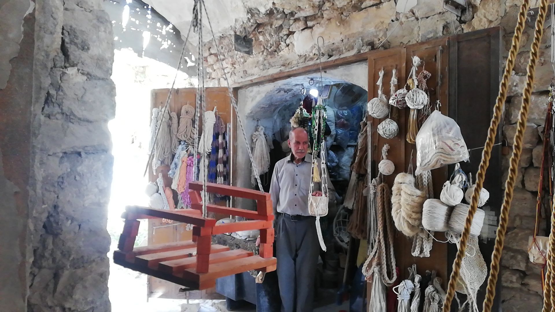 آخر حبّالَة حلب القديمة يجدل حبال الأمل بعودة الحياة إلى أسواقها - سبوتنيك عربي, 1920, 05.07.2021
