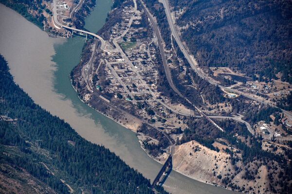 مناطق متفحمة بعد حريق هائل في ليتون، كولومبيا البريطانية، كندا، صورة بتاريخ 6 يوليو2021 - سبوتنيك عربي