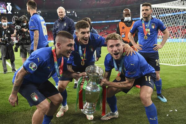 المنتخب الإيطالي يفوز بكأس بطولة أمم أوروبا يورو 2020 في ملعب ويمبلي، لندن، إنجلترا 11 يوليو 2021 - سبوتنيك عربي