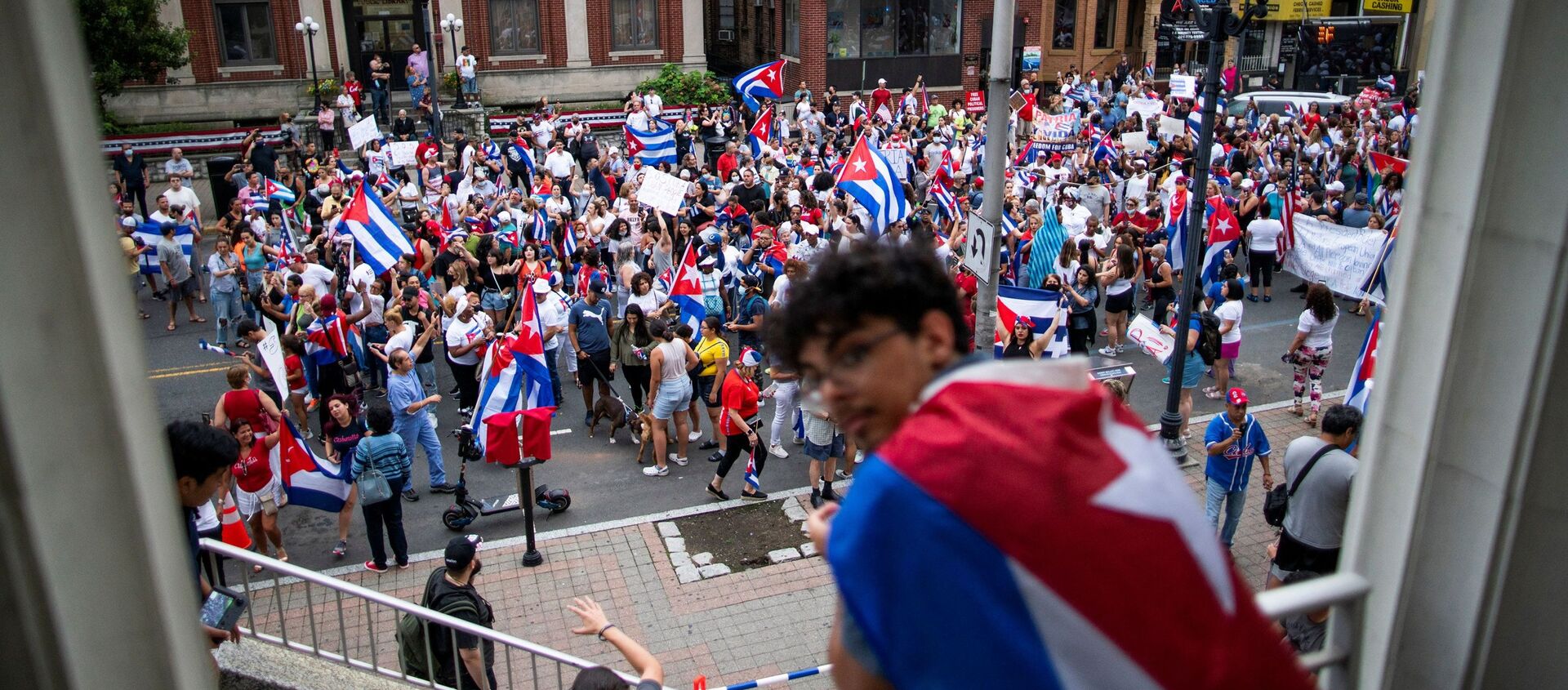 اندلاع احتجاجات عنيفة إثر تردي الأوضاع الاقتصادية في كافة أرجاء كوبا، 13 يوليو 2021 - سبوتنيك عربي, 1920, 13.08.2021