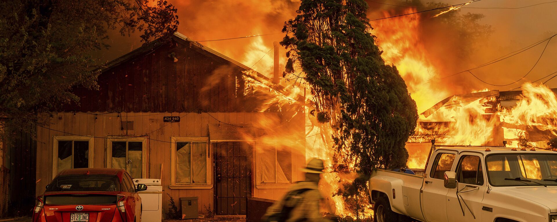 مكافحة حريق شوغار فاير، جزء من حريق بيكورث كومبليكس فاير في دويل، ولاية كاليفورنيا، 10 يوليو 2021 - سبوتنيك عربي, 1920, 01.04.2022