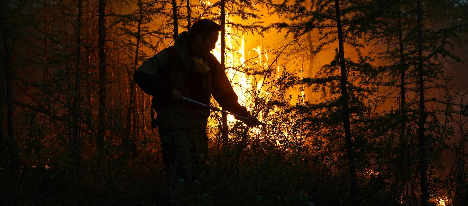 اطفاء الحرائق في ياقوتيا، روسيا  16 يوليو 2021 - سبوتنيك عربي, 1920, 26.07.2021