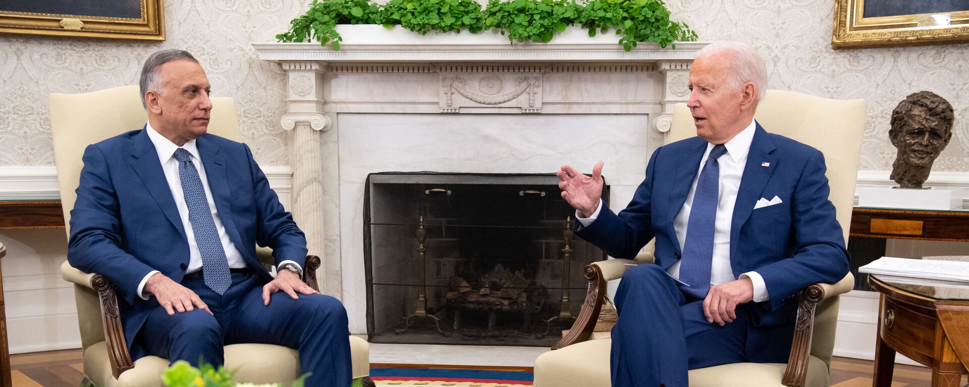 رئيس الوزراء العراقي مصطفى الكاظمي خلال لقائه الرئيس الأمريكي جو بايدن في البيت الأبيض - سبوتنيك عربي, 1920, 26.07.2021