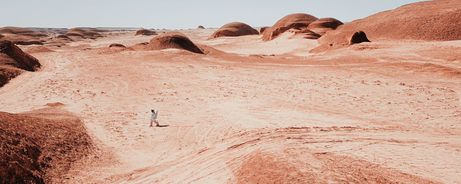 صورة نزهة على المريخ، للمصور الصيني دان ليو، الحائز على المركز الأول في ترشيحات مصور العام من  مسابقة التصوير الدولية IPPAWARDS 2021 - سبوتنيك عربي, 1920, 22.12.2021