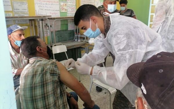 الجيش التونسي يواصل عمليات التطعيم ضد كورونا بعدد من المحافظات والأرياف - سبوتنيك عربي
