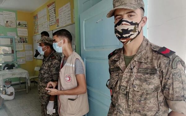 الجيش التونسي يواصل عمليات التطعيم ضد كورونا بعدد من المحافظات والأرياف - سبوتنيك عربي