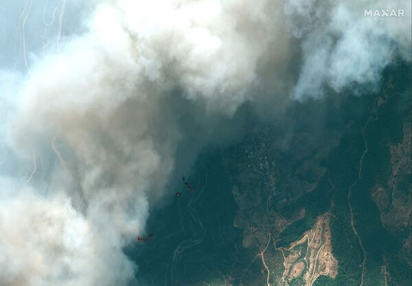 تُظهر صورة الأقمار الصناعية حرائق الغابات في بلدة أونال كيرتاسي، تركيا في 29 يوليو 2021 - سبوتنيك عربي