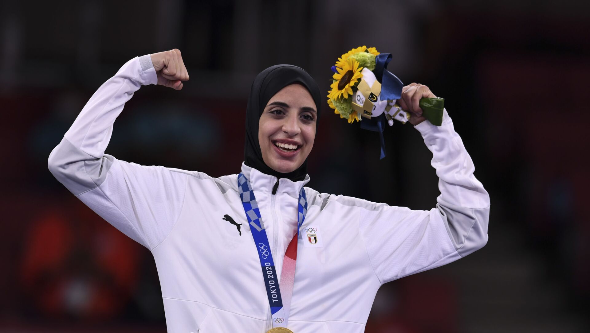 البطلة المصرية فريال أشرف بعد حصولها على الميدالية الذهبية للكاراتيه في أولمبياد طوكيو 2020 - سبوتنيك عربي, 1920, 07.08.2021
