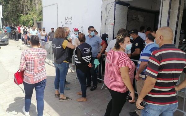 إقبال مكثف على التطعيم ضد كورونا في تونس - سبوتنيك عربي