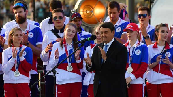 الرياضيون الروس في الساحة الحمراء - سبوتنيك عربي