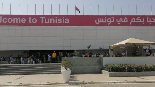 إقبال مكثف من الشباب في تونس للتطعيم ضد كورونا - سبوتنيك عربي