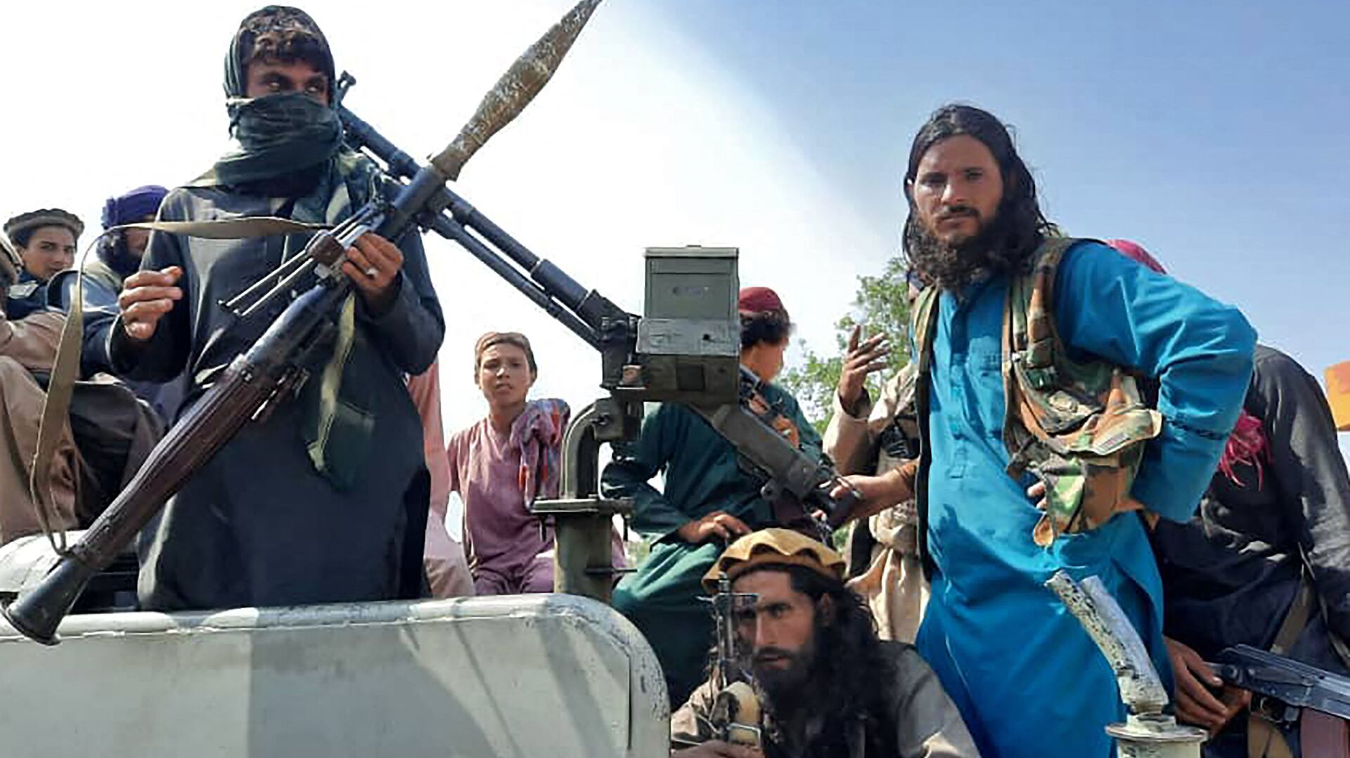 مسلحي حركة طالبان الأفغانية خلال عملياتها العسكرية التي قادت للسيطرة على العاصمة كابول في 15 أغسطس 2021 - سبوتنيك عربي, 1920, 22.09.2021